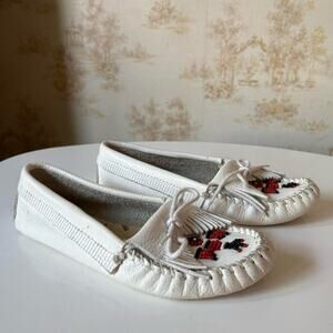 Minnetonka Thunderbird beaded white leather moccasins boho southwestern 7.5 US